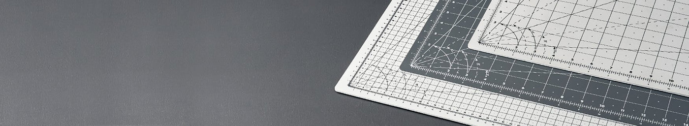 4Pieces Mini Cutting Pad Self Healing Craft Mat Small Sewing Cutting Mat  Non-Slip Mini Cut Board for Scrapbooking Quilting Sewing Accessories